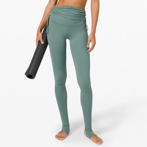 Lululemon hug your core leggings NWT